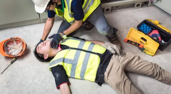 Perbedaan BTCLS dan Advanced Cardiac Life Support (ACLS)