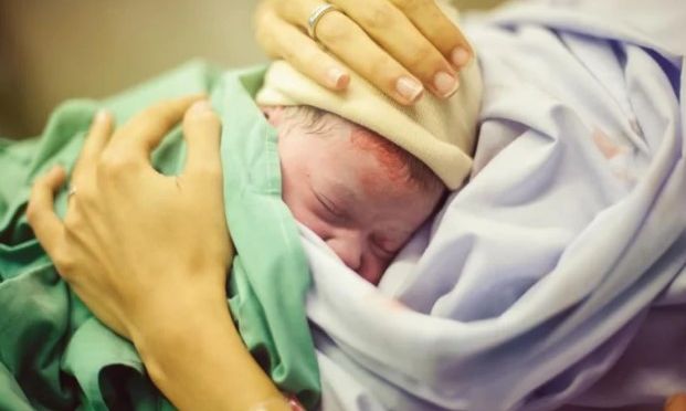 Peran Bidan dan Dokter dalam Manajemen Persalinan Normal